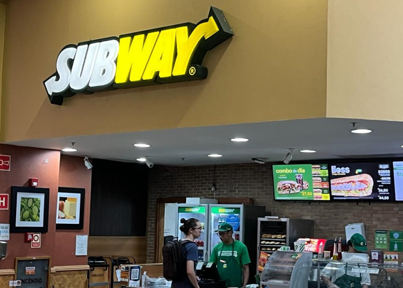 SouthRock, que também opera a Starbucks, tentava evitar inclusão da rede de sanduíches na RJ