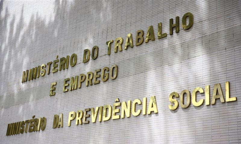 Governo Federal propõe a servidores aumento em auxílios, sem reajuste salarial