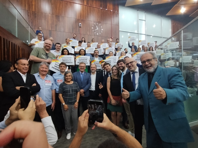 Nas galerias, a reunião dos empresários angariou a simpatia de parlamentares