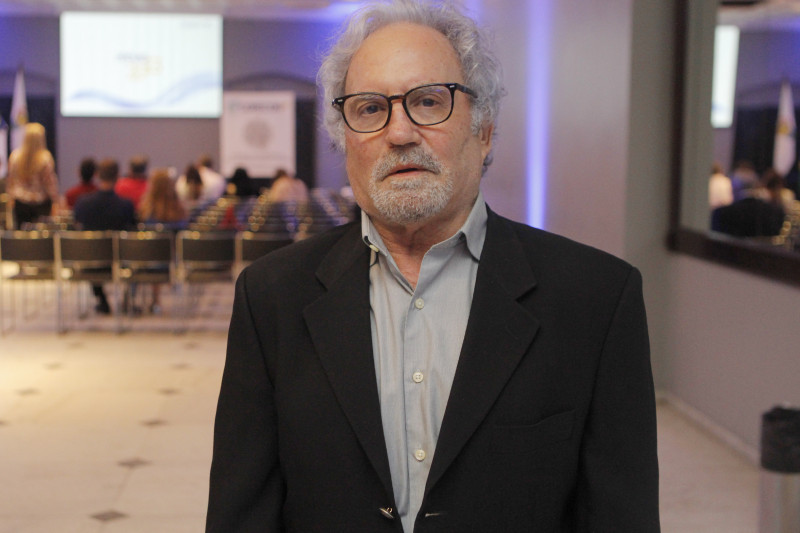 Darcy Francisco Carvalho dos Santos &eacute; economista
