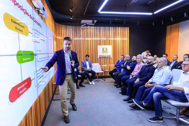 ‘Não vamos soltar a mão’ do empresariado, promete Leite sobre corte de incentivos