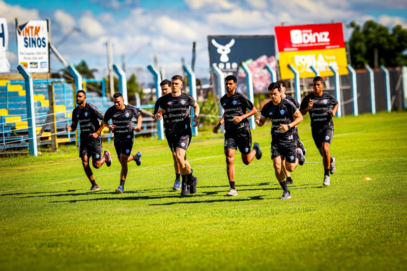 Novo Hamburgo reformula elenco e vê Gauchão ditar o ritmo da temporada