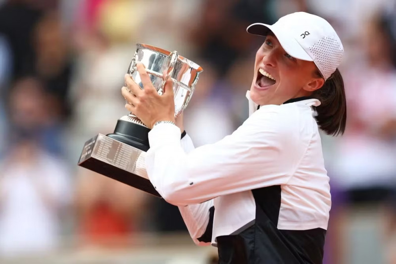 A tenista polonesa de 22 anos recebeu US$ 23,9 milhões em 2023