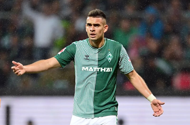 Clube ofereceu 5 milhões de euros ao Frankfurt pelo atacante Borré, emprestado ao Werder Breme