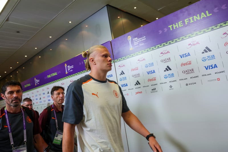 Haaland supera Mbappé e Messi e é eleito melhor jogador de 2023 pela IFFHS