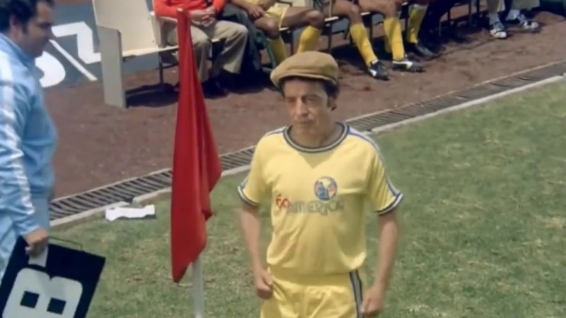 Emissora de Silvio Santos vai exibir longas estrelados por Chespirito, como El Chanfle (foto)