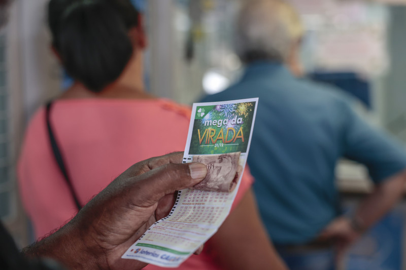 Foram sorteados os números  21, 24, 33, 41, 48 e 56