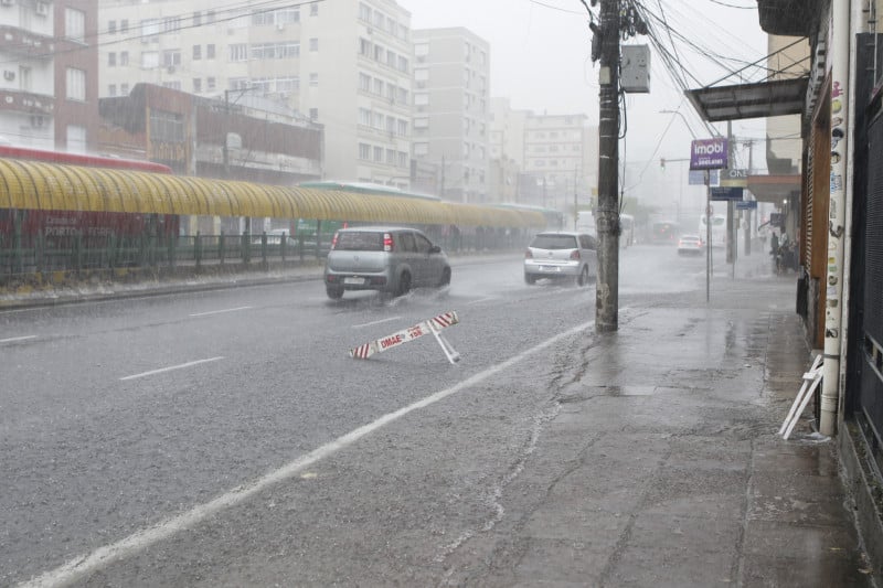 Fortes chuvas transtornos, alagamentos e pontos bloqueados em diversos locais da cidade.
