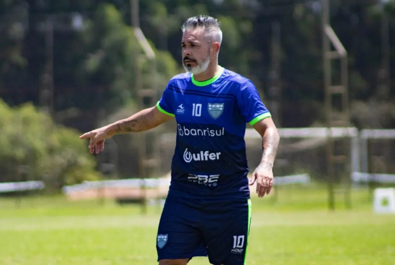 Meia Alexandre, aos 38 anos, chega a sua 17ª temporada na equipe