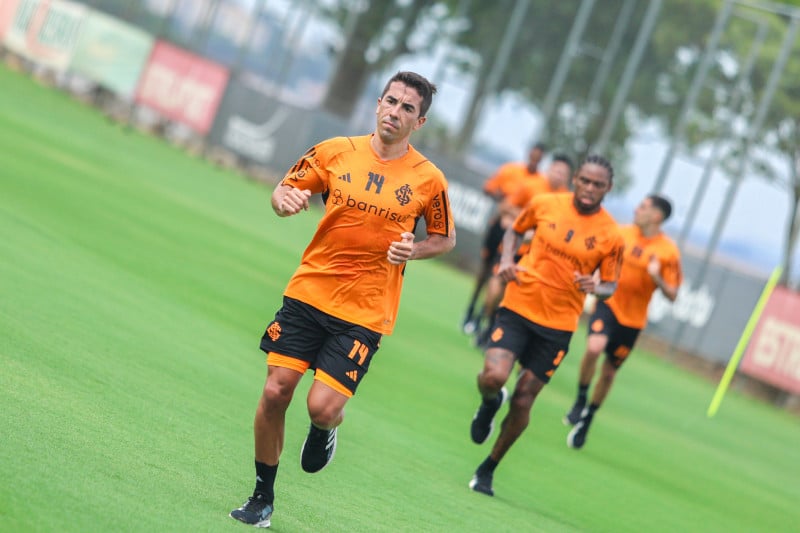 Inter tem excesso de estrangeiros e pode vender reservas para chegada de reforços