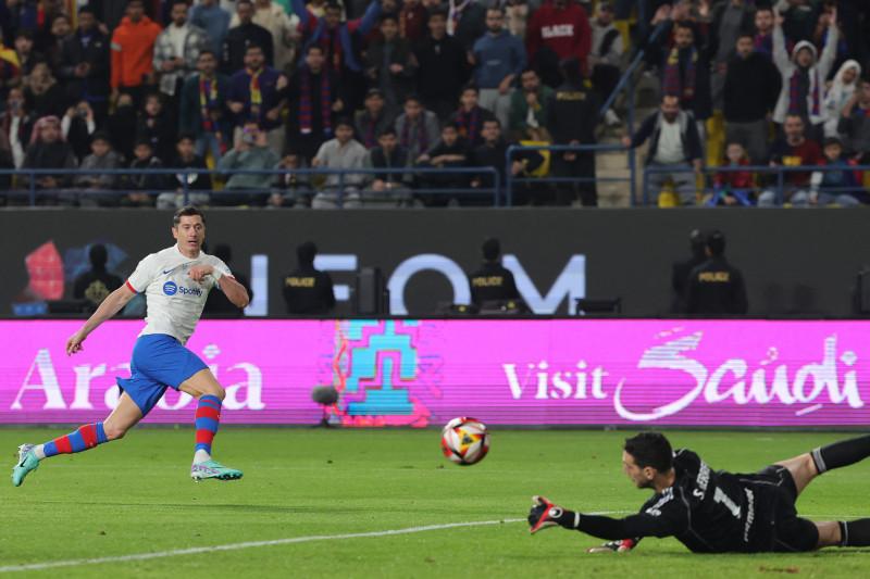 Lewandowski abriu o placar para o Barcelona na semifinal da Copa da Espanha