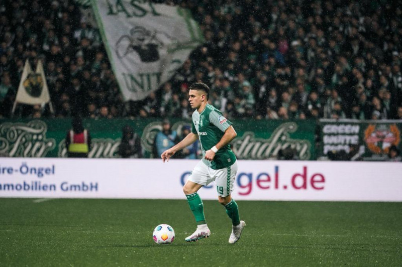 Atacante tem contrato em vigor com Werder Bremen até 30 de junho