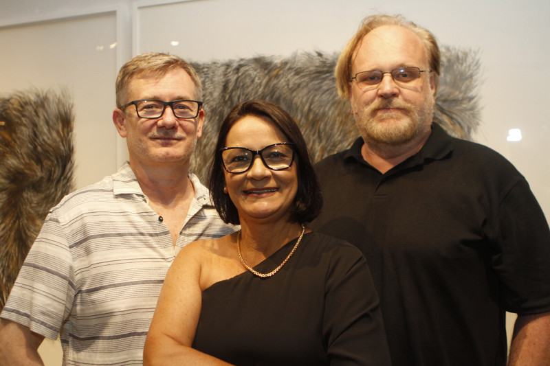 Nelson Wilbert, Mara Prates e 
Felix Bressan, sócios na Ocre Galeria 