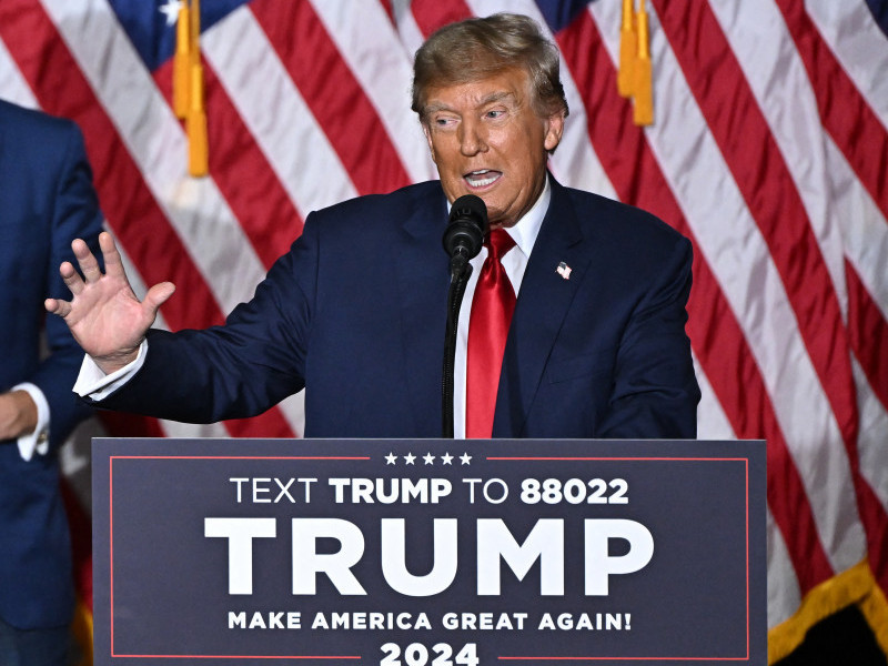 "É hora de nosso país se unir", disse Donald Trump em discurso depois da vitória