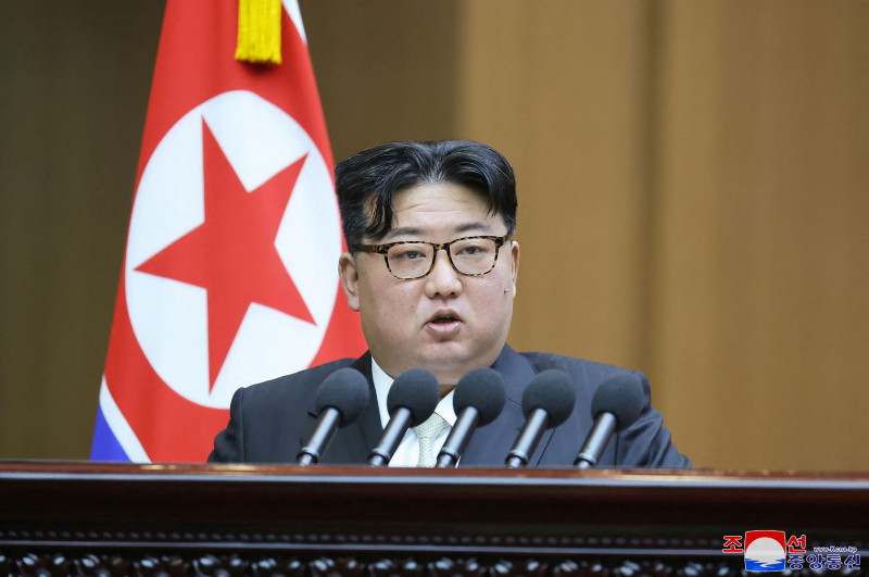 Chefe de Estado da República Popular Democrática da Coreia (foto) pede que a constituição seja reescrita