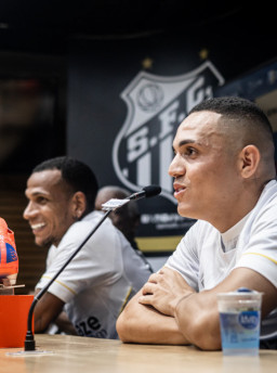 Santos apresenta Otero e Marcelinho, mesclando em juventude e experiência para 2024