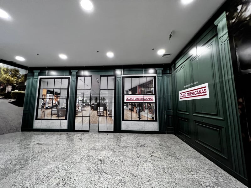 Marca da Americanas ficou um ano na fachada (foto); e agora saiu para busca de novo ocupante