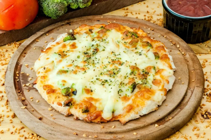 A Pizzinha opera na Cidade Baixa e conta com tr&ecirc;s sabores de queijo Foto: INSTAGRAM/REPRODU&Ccedil;&Atilde;O/JC