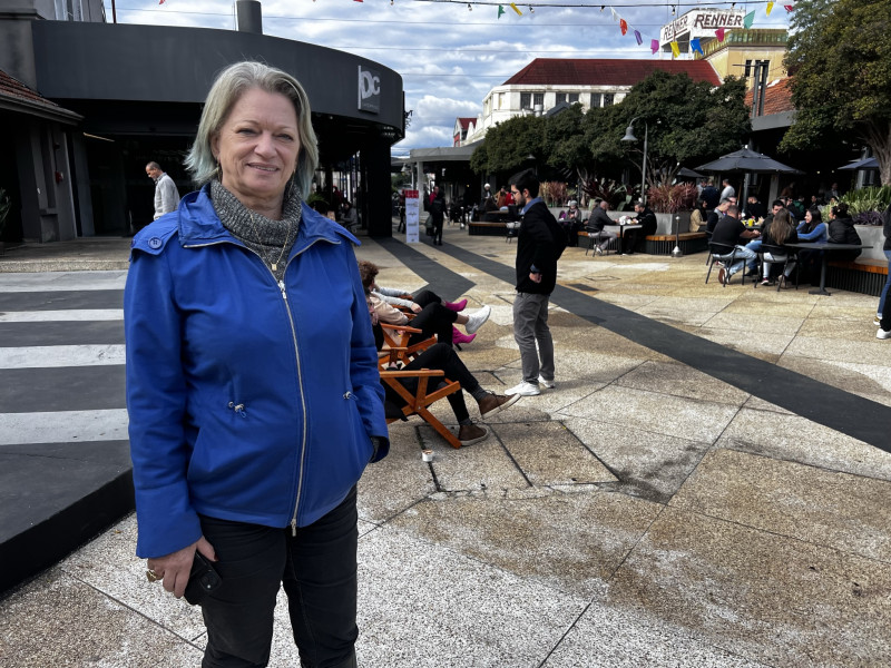 {'nm_midia_inter_thumb1':'https://www.jornaldocomercio.com/_midias/jpg/2024/01/20/206x137/1_minuto_varejo_dc_shopping_superintendente_movimento_porto_alegre_jornal_do_comercio-10450575.jpeg', 'id_midia_tipo':'2', 'id_tetag_galer':'', 'id_midia':'65ac87164b762', 'cd_midia':10450575, 'ds_midia_link': 'https://www.jornaldocomercio.com/_midias/jpg/2024/01/20/minuto_varejo_dc_shopping_superintendente_movimento_porto_alegre_jornal_do_comercio-10450575.jpeg', 'ds_midia': 'Minuto Varejo - DC Shopping - Quarto Distrito - Mercado Paralelo - movimento - fluxo - público - Porto Alegre - complexo gastronomia, lazer e serviços - superintendente Marise Mariano', 'ds_midia_credi': 'PATRÍCIA COMUNELLO/ESPECIAL/JC', 'ds_midia_titlo': 'Minuto Varejo - DC Shopping - Quarto Distrito - Mercado Paralelo - movimento - fluxo - público - Porto Alegre - complexo gastronomia, lazer e serviços - superintendente Marise Mariano', 'cd_tetag': '1', 'cd_midia_w': '800', 'cd_midia_h': '600', 'align': 'Left'}