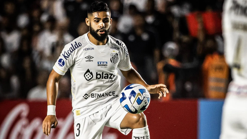 Felipe Jonatan admite propostas e revela 'falta de carinho' do Santos