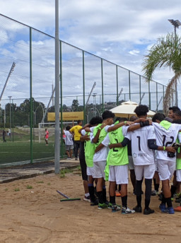 Sonhos nos pés: Copa das Comunidades reúne 300 jovens em Porto Alegre