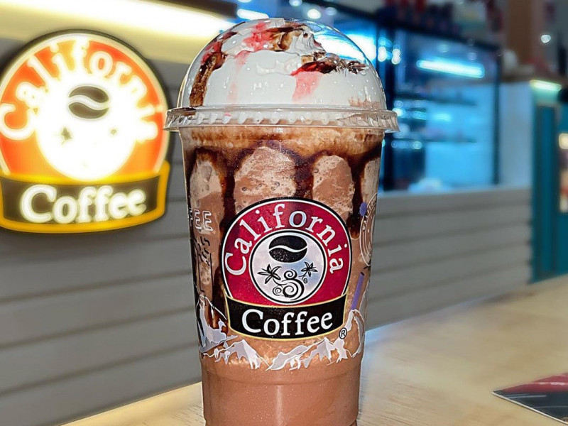 Especialista em café gelado, a California Coffee fica no Shopping Total Foto: INSTAGRAM/CALIFORNIACOFFE/REPRODUÇÃO/JC