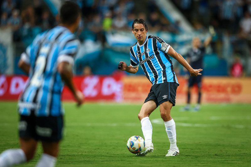 Grêmio vence o Juventude e assume liderança do Campeonato Gaúcho