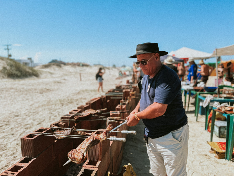 Com mais de três quilômetros de churrasqueiras, festival terá mais de 50 toneladas de carne assada
