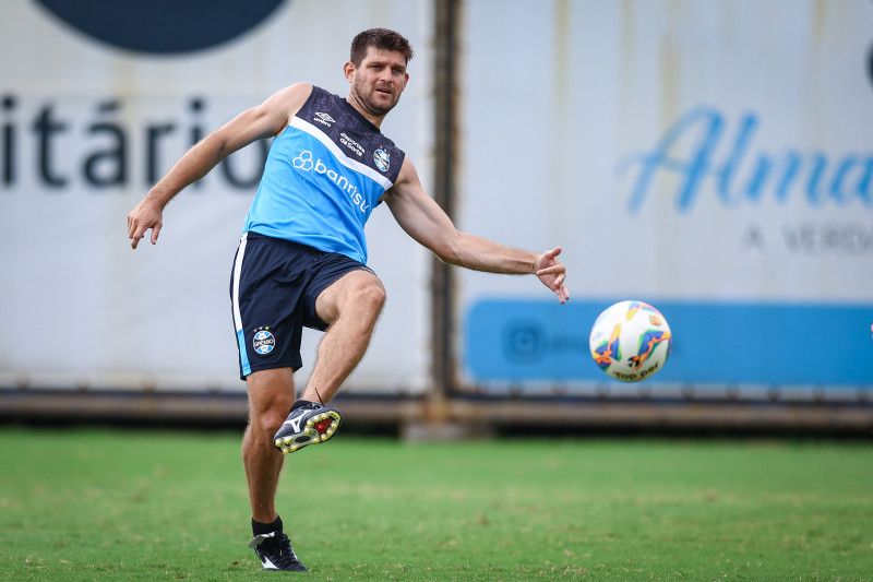 Grêmio encara o Brasil de Pelotas com menos pressão após goleada