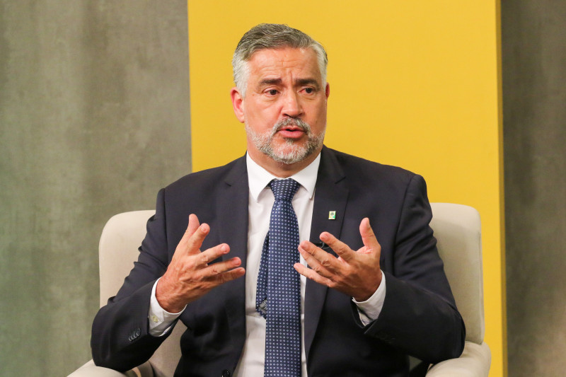'É fundamental garantirmos investimentos no RS', diz Paulo Pimenta