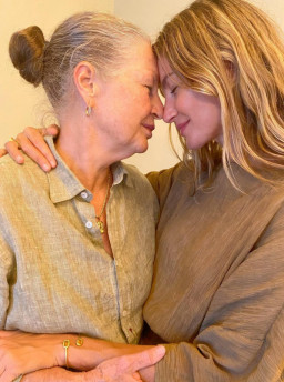 Vânia Nonnenmacher com a filha Gisele Bündchen