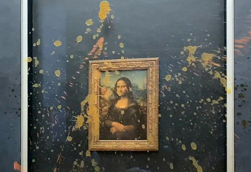 A ação segue um movimento recente na Europa, em que ativistas de diferentes grupos usam obras de arte para chamar a atenção para a crise do clima
