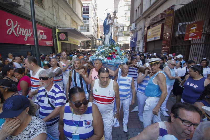 {'nm_midia_inter_thumb1':'https://www.jornaldocomercio.com/_midias/jpg/2024/02/02/206x137/1_240202_6f_0700_eo_navegantes_236-10464365.jpg', 'id_midia_tipo':'2', 'id_tetag_galer':'', 'id_midia':'65bd0f139e788', 'cd_midia':10464365, 'ds_midia_link': 'https://www.jornaldocomercio.com/_midias/jpg/2024/02/02/240202_6f_0700_eo_navegantes_236-10464365.jpg', 'ds_midia': 'Porto Alegre, RS, 6ªf - 02/02/2024 07h - Procissão de Navegantes Foto: Evandro Oliveira GERAL, POLÍTICA', 'ds_midia_credi': 'EVANDRO OLIVEIRA/JC', 'ds_midia_titlo': 'Porto Alegre, RS, 6ªf - 02/02/2024 07h - Procissão de Navegantes Foto: Evandro Oliveira GERAL, POLÍTICA', 'cd_tetag': '1', 'cd_midia_w': '800', 'cd_midia_h': '533', 'align': 'Left'}