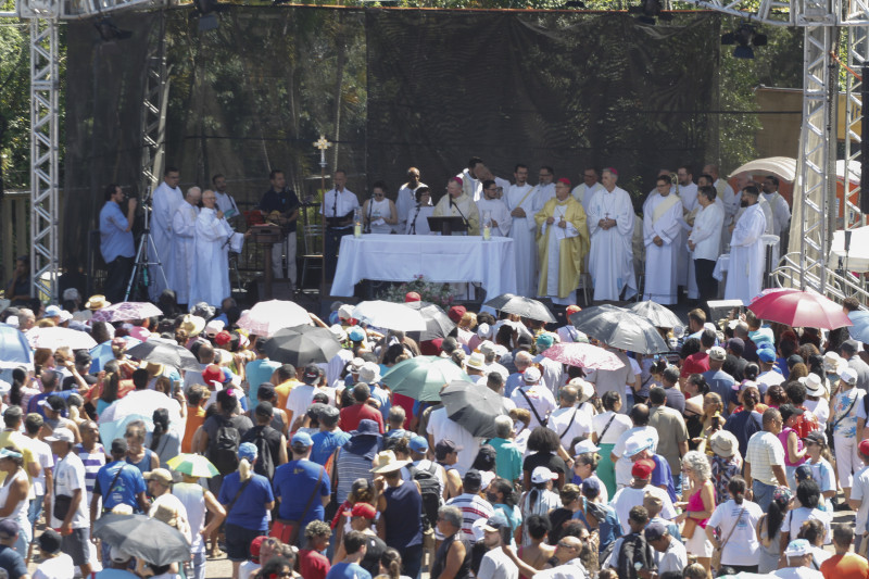 {'nm_midia_inter_thumb1':'https://www.jornaldocomercio.com/_midias/jpg/2024/02/02/206x137/1_240202_6f_0700_eo_navegantes_426-10464463.jpg', 'id_midia_tipo':'2', 'id_tetag_galer':'', 'id_midia':'65bd0f139e788', 'cd_midia':10464463, 'ds_midia_link': 'https://www.jornaldocomercio.com/_midias/jpg/2024/02/02/240202_6f_0700_eo_navegantes_426-10464463.jpg', 'ds_midia': 'Porto Alegre, RS, 6ªf - 02/02/2024 07h - Procissão de Navegantes Foto: Evandro Oliveira GERAL, POLÍTICA', 'ds_midia_credi': 'EVANDRO OLIVEIRA/JC', 'ds_midia_titlo': 'Porto Alegre, RS, 6ªf - 02/02/2024 07h - Procissão de Navegantes Foto: Evandro Oliveira GERAL, POLÍTICA', 'cd_tetag': '1', 'cd_midia_w': '800', 'cd_midia_h': '533', 'align': 'Left'}