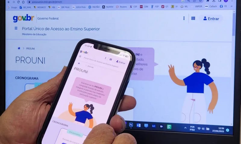 Programa oferece mais de 406 mil bolsas integrais e parciais
