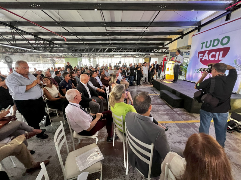 Inauguração do posto do Tudo Fácil no Pop Center atraiu governador e outras autoridades 