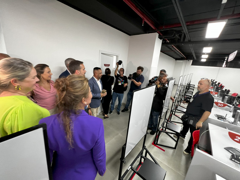 Inauguração do posto do Tudo Fácil no Pop Center atraiu governador e outras autoridades 