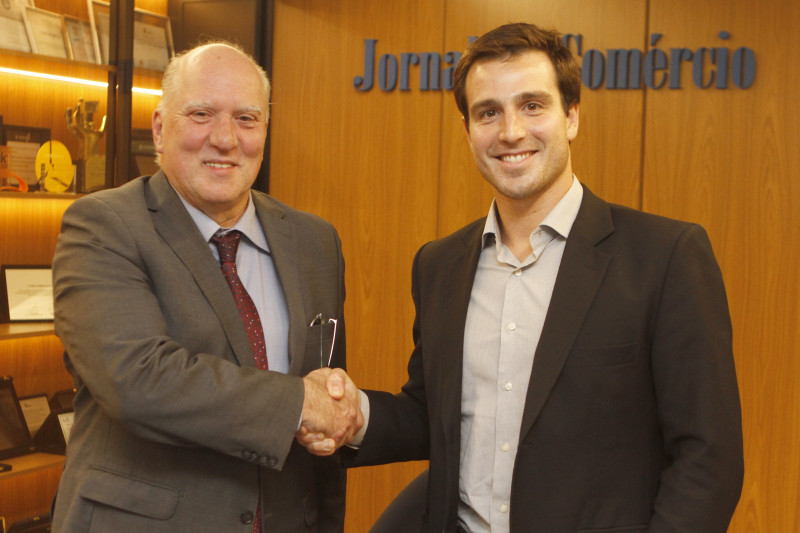 Presidente do TRT-4, Ricardo Hofmeister Martins Costa foi recebido pelo presidente do JC, Giovanni Jarros Tumelero