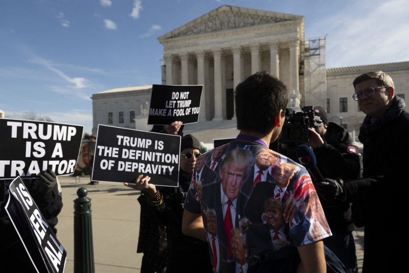 Futuro do ex-presidente está nas mãos da Justiça norte-americana