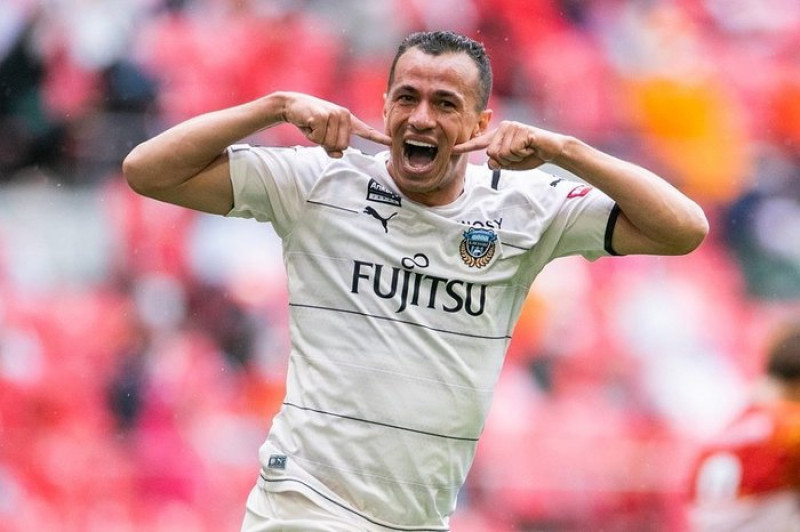 Coritiba acerta a contratação do centroavante Leandro Damião