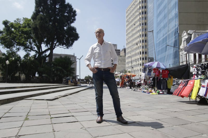 "Merece 7", diz líder lojista, 15 anos de saída de ambulantes do Centro de Porto Alegre