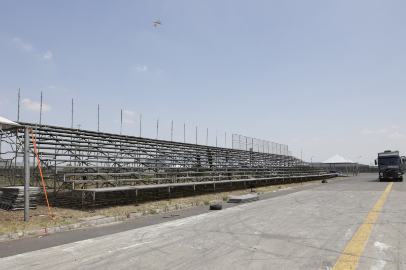 Local está sendo preparado e terá capacidade para receber 10 mil pessoas nos dois dias de desfile