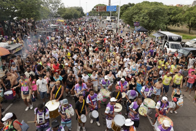 Folia na Orla continua nesta segunda-feira, com mais cinco blocos