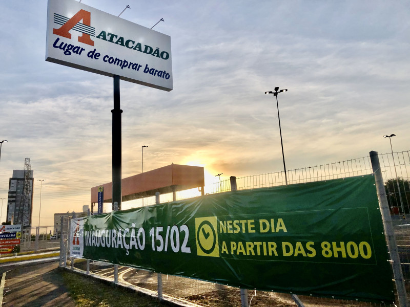 Abertura, que foi prevista para março, segundo informação da loja, será em 15 de fevereiro