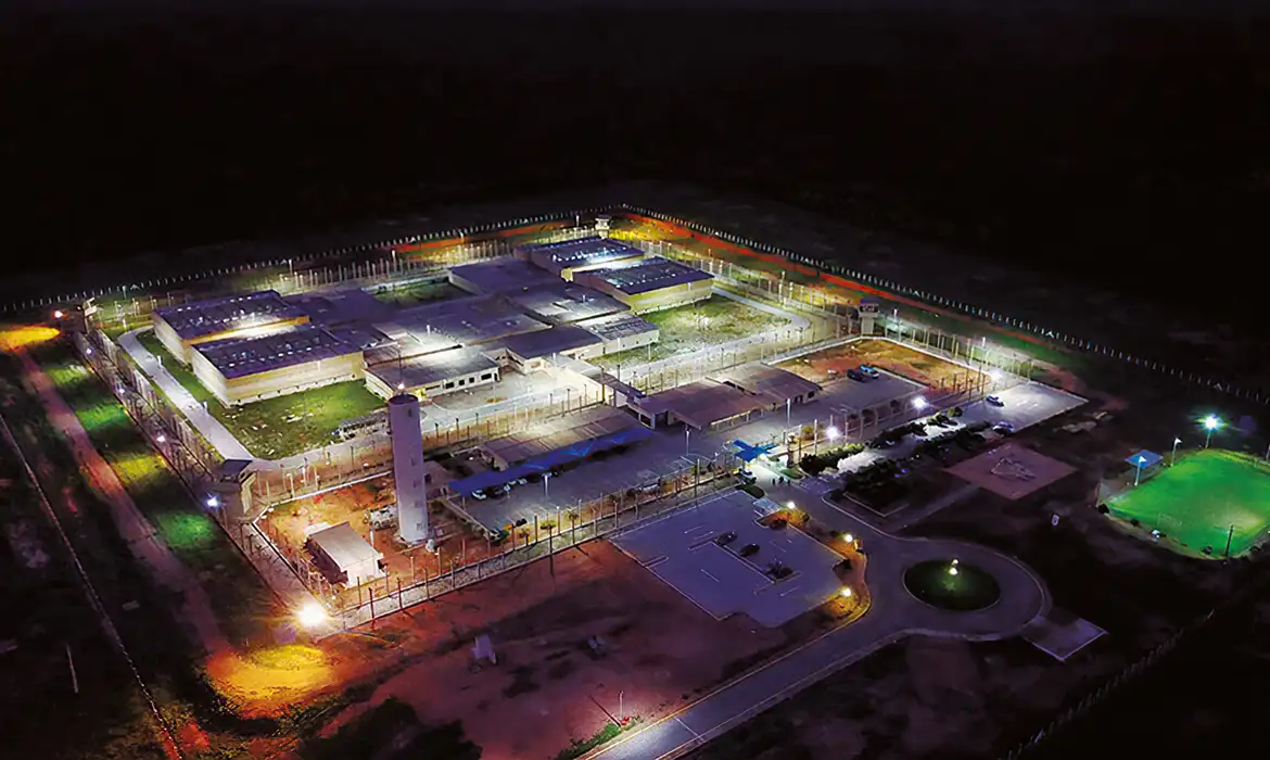 Após fuga, governo fala em crise no sistema prisional