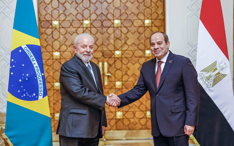 Nesta quinta-feira, Lula se reuniu com o presidente egípcio, Abdel Fattah El-Sissi, na capital Cairo