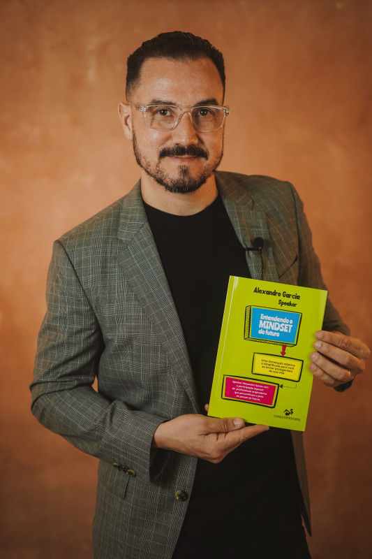 Alexandre Garcia é palestrante e autor do livro 