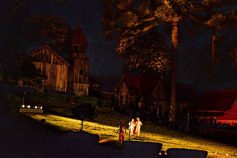 O espetáculo Som & Luz teve apresentação restrita a convidados na noite desta sexta-feira