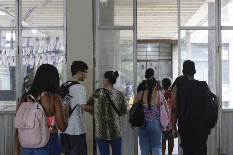 Ao todo, 700 mil estudantes voltam às aulas na rede pública de ensino nesta quinta-feira