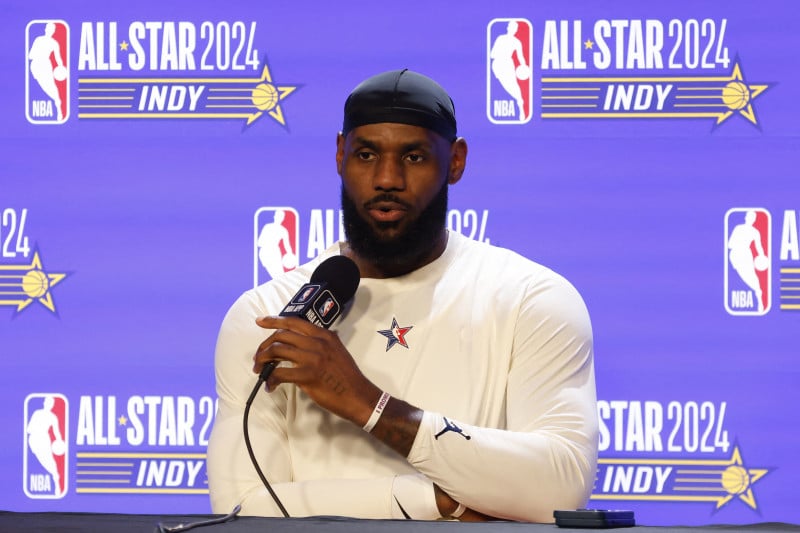 LeBron estreia no 76ers contra Knicks na abertura da NBA 2026/2027